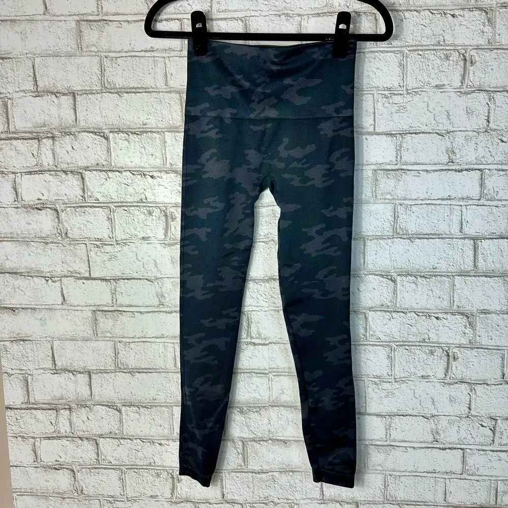 Spanx Leggings Look at Me Now Seamless Camo Camouflage High Waist Black S - Picture 3 of 7